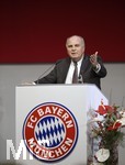 25.11.2016, Fussball Bundesliga 2016/2017,  FC Bayern Mnchen, Jahreshauptversammlung im AUDI-Dome Mnchen. Uli Hoeness steht am Rednerpult.