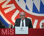 25.11.2016, Fussball Bundesliga 2016/2017,  FC Bayern Mnchen, Jahreshauptversammlung im AUDI-Dome Mnchen. Prsident Uli Hoeness (FC Bayern) an seinem Platz als Prsident.