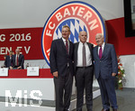 25.11.2016, Fussball Bundesliga 2016/2017,  FC Bayern Mnchen, Jahreshauptversammlung im AUDI-Dome Mnchen. Prof. Dr. Dieter Mayer (Vizeprsident), , Prsident Uli Hoeness (FC Bayern), Vizeprsident Walter Mennekes (FC Bayern) stellen sich zum Foto nach der Wahl.  