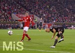 02.12.2016, Fussball 1.Bundesliga 2016/2017, 13.Spieltag, 1.FSV Mainz 05 - FC Bayern Mnchen, in der OPEL-Arena Mainz. Kopfballtor zum 2:1 von Arjen Robben (re, FC Bayern Mnchen).