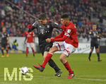 02.12.2016, Fussball 1.Bundesliga 2016/2017, 13.Spieltag, 1.FSV Mainz 05 - FC Bayern Mnchen, in der OPEL-Arena Mainz. v.li: Robert Lewandowski (FC Bayern Mnchen) gegen Leon Balogun (FSV Mainz 05).