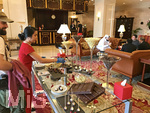 11.01.2017,  Mvenpick Hotel Al Aziziyah, Doha (Katar), Schokoladen-Geschenke fr die Gste in der Lobby nach dem Einchecken der Gste.