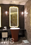 09.01.2017,  Doha (Katar).  AlRayyan Hotel Doha, Curio Collection by Hilton, in der Mall of Qatar, Al Rayyan, Doha. 5 Sterne Hotel. Badezimmer mit Waschbecken in einer Luxus-Suite. 