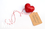 11.02.2017, am 14. Februar ist Valentinstag. Rotes Herz symbolisiert die Verliebtheit. 
 
