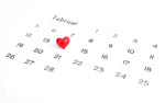 11.02.2017, am 14. Februar ist Valentinstag. Herz auf dem Datum 14.2. auf dem Kalender.
 
