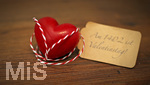 11.02.2017, am 14. Februar ist Valentinstag. Rotes Herz symbolisiert die Verliebtheit. 
  
