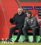 11.02.2017,  Fussball 1.Liga 2016/2017, 20.Spieltag, FC Ingolstadt 04 - FC Bayern Mnchen, im AUDI-Sportpark Ingolstadt. li; Trainer Carlo Ancelotti (FC Bayern Mnchen) jubelt.