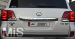 10.01.2017,   Doha (Katar). Toyota Land Cruiser mit Autokennzeichen von Katar.