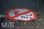 03.03.2017, Fussball 1.Bundesliga 2016/2017, 23.Spieltag, FC Augsburg - RB Leipzig, in der WWK-Arena Augsburg. Proteste der FCA-Fans gegen Red Bull, DFL, DFB.