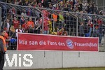 23.03.2017,  Fussball Frauen Champions-League 2016/2017, Viertelfinale, FC Bayern Mnchen - Paris St. Germain, im Grnwalderstadion Mnchen, Banner der Fans des Frauenfussballs.