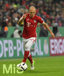 26.04.2017, Fussball DFB Pokal 2016/2017, Halbfinale. FC Bayern Mnchen - Borussia Dortmund, in der Allianz-Arena Mnchen. Arjen Robben (FC Bayern Mnchen) am Ball.