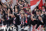 29.04.2017, Fussball 2.Bundesliga 2016/2017, 31.Spieltag, 1.FC Nrnberg - VfB Stuttgart, im Stadion Nrnberg. Fans aus Stuttgart feiern den Sieg ihrer Mannschaft,
