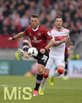 29.04.2017, Fussball 2.Bundesliga 2016/2017, 31.Spieltag, 1.FC Nrnberg - VfB Stuttgart, im Stadion Nrnberg. Eduard Lwen (Nrnberg) am Ball.