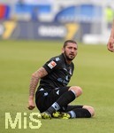 21.05.2017, Fussball 2.Bundesliga 2016/2017, 34.Spieltag, 1.FC Heidenheim - TSV 1860 Mnchen in der Voith-Arena Heidenheim, Sascha Mlders (TSV 1860 Mnchen) nachdenklich.