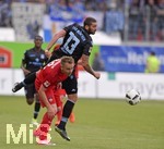 21.05.2017, Fussball 2.Bundesliga 2016/2017, 34.Spieltag, 1.FC Heidenheim - TSV 1860 Mnchen in der Voith-Arena Heidenheim, v.li: Arne Feick (Heidenheim) gegen Sascha Mlders (TSV 1860 Mnchen).
