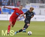 21.05.2017, Fussball 2.Bundesliga 2016/2017, 34.Spieltag, 1.FC Mathias Wittek (Heidenheim) gegen Stefan Aigner (TSV 1860 Mnchen).