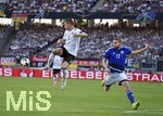 10.06.2017, Fussball Lnderspiel WM-Qualifikation, Deutschland - San Marino, im Stadion Nrnberg. v.li: Julian Draxler (Deutschland) gegen Juri Biordi (San Marino).