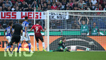 27.08.2017, Fussball 1. Bundesliga 2017/2018, 2. Spieltag, Hannover 96 - FC Schalke 04, in der HDI-Arena Hannover.  Tor zum 1:0