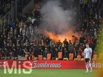 01.09.2017, Fussball WM-Qualifikation, 7.Spieltag, Tschechien - Deutschland, in Prag, Stadion Eden. Deutsche Fans znden Pyrotechnik.