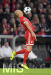12.09.2017,  Fussball Championsleague 2017/2018, FC Bayern Mnchen - RSC Anderlecht, in der Allianz-Arena Mnchen. Arjen Robben (FC Bayern Mnchen) stoppt den Ball.