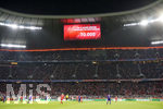 12.09.2017,  Fussball Championsleague 2017/2018, FC Bayern Mnchen - RSC Anderlecht, in der Allianz-Arena Mnchen. 70000 Zuschauer steht auf der Anzeigetafel, Ausverkauft, obwohl noch etliche Sitzpltze oben leer geblieben sind.