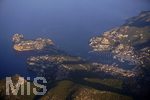 06.09.2017, Spanien, Insel Mallorca, Anflug auf die Insel, Blick vom Flugzeug auf den Ort Port d Andtratx