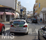 06.09.2017, Spanien, Insel Mallorca, Ein Google-Street-View Auto scannt die Strassen der Insel mit der 380-Grad Kamera auf dem Autodach. Hier fhrt es duch El Arenal in der Nhe von Ballerman 6.
