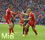 16.09.2017,  Fussball 1.Liga 2017/2018, 4.Spieltag, FC Bayern Mnchen - 1.FSV Mainz 05, in der Allianz-Arena Mnchen. v.li: Torschtze Thomas Mller (FC Bayern Mnchen) Torjubel mitv Arjen Robben (FC Bayern Mnchen).