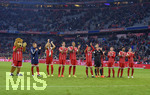 28.10.2017,  Fussball 1.Liga 2017/2018, 10.Spieltag, FC Bayern Mnchen - RB Leipzig, in der Allianz Arena Mnchen. Die Bayern Spieler feiern zum Schluss