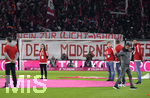 28.10.2017,  Fussball 1.Liga 2017/2018, 10.Spieltag, FC Bayern Mnchen - RB Leipzig, in der Allianz Arena Mnchen. Proteste der Bayernfans: 