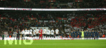 10.11.2017, Fussball Lnderspiel, England - Deutschland, in Wembley National Stadium London. Schweigeminute im Gedenken an die Opfer des 1. und 2. Weltkrieges