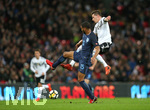 10.11.2017, Fussball Lnderspiel, England - Deutschland, in Wembley National Stadium London. v.l. Joe Gomez (England) gegen Julian Draxler (Deutschland) 