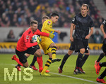 17.11.2017,  Fussball 1.Liga 2017/2018, 12.Spieltag, VfB Stuttgart - Borussia Dortmund, in der Mercedes Benz Arena Stuttgart. v.li:  Torwart Ron Robert Zieler (Stuttgart) gegen Marc Bartra (Dortmund).