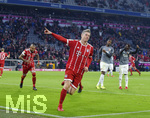 18.11.2017,  Fussball 1.Liga 2017/2018, 12.Spieltag, FC Bayern Mnchen - FC Augsburg, in der Allianz-Arena Mnchen. Torjubel Robert Lewandowski (FC Bayern Mnchen).