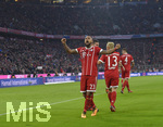 18.11.2017,  Fussball 1.Liga 2017/2018, 12.Spieltag, FC Bayern Mnchen - FC Augsburg, in der Allianz-Arena Mnchen. Arturo Vidal (FC Bayern Mnchen) Torjubel.