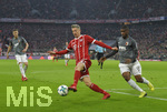 18.11.2017,  Fussball 1.Liga 2017/2018, 12.Spieltag, FC Bayern Mnchen - FC Augsburg, in der Allianz-Arena Mnchen. Robert Lewandowski (FC Bayern Mnchen) am Ball.