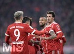 02.12.2017,  Fussball 1.Liga 2017/2018, 14.Spieltag, FC Bayern Mnchen - Hannover 96, in der Allianz-Arena Mnchen. re: Arturo Vidal (FC Bayern Mnchen) Torjubel.