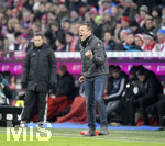 02.12.2017,  Fussball 1.Liga 2017/2018, 14.Spieltag, FC Bayern Mnchen - Hannover 96, in der Allianz-Arena Mnchen. Trainer Andre Breitenreiter (Hannover 96) in Rage.