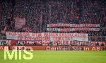 02.12.2017,  Fussball 1.Liga 2017/2018, 14.Spieltag, FC Bayern Mnchen - Hannover 96, in der Allianz-Arena Mnchen. Spruchbnder der Bayernfans zum Thema Rot-Weisse Sitze in der Arena.