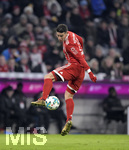 02.12.2017,  Fussball 1.Liga 2017/2018, 14.Spieltag, FC Bayern Mnchen - Hannover 96, in der Allianz-Arena Mnchen. James Rodriguez (FC Bayern Mnchen) am Ball.