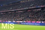 02.12.2017,  Fussball 1.Liga 2017/2018, 14.Spieltag, FC Bayern Mnchen - Hannover 96, in der Allianz-Arena Mnchen. Quatar Hamad International Airport steht auf der Werbebande.