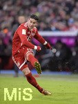 02.12.2017,  Fussball 1.Liga 2017/2018, 14.Spieltag, FC Bayern Mnchen - Hannover 96, in der Allianz-Arena Mnchen. James Rodriguez (FC Bayern Mnchen) am Ball.