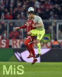 13.12.2017,  Fussball 1.Liga 2017/2018, 14.Spieltag, FC Bayern Mnchen - 1.FC Kln, in der Allianz-Arena Mnchen. v.l. Sebastian Rudy (FC Bayern Mnchen) gegen Salih zcan (Kln) 