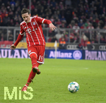 13.12.2017,  Fussball 1.Liga 2017/2018, 14.Spieltag, FC Bayern Mnchen - 1.FC Kln, in der Allianz-Arena Mnchen. Sebastian Rudy (FC Bayern Mnchen) Schuss.