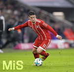 13.12.2017,  Fussball 1.Liga 2017/2018, 14.Spieltag, FC Bayern Mnchen - 1.FC Kln, in der Allianz-Arena Mnchen. James Rodriguez (FC Bayern Mnchen) am Ball.