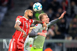 13.12.2017,  Fussball 1.Liga 2017/2018, 14.Spieltag, FC Bayern Mnchen - 1.FC Kln, in der Allianz-Arena Mnchen.   li: Arturo Vidal (FC Bayern Mnchen) Kopfball.