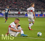 16.12.2017,  Fussball 1.Liga 2017/2018, 17.Spieltag, VfB Stuttgart - FC Bayern Mnchen, in der Mercedes-Benz-Arena Stuttgart. Simon Terodde (Stuttgart) nach einem Zweikampf verletzt am Boden.