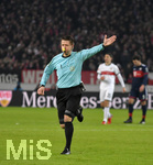 16.12.2017,  Fussball 1.Liga 2017/2018, 17.Spieltag, VfB Stuttgart - FC Bayern Mnchen, in der Mercedes-Benz-Arena Stuttgart. Schiedsrichter Patrick Ittrich pfeift.