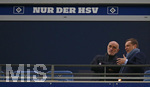 04.02.2018, Fussball 1. Bundesliga 2017/2018, 21. Spieltag, Hamburger SV - Hannover 96, im Volksparkstadion Hamburg. v.l. Prsident Martin Kind (Hannover) und Sportdirektor Horst Heldt (Hannover) 