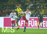 10.02.2018, Fussball 1. Bundesliga 2017/2018, 22. Spieltag, Borussia Dortmund - Hamburger SV, im Signal-Iduna-Park Dortmund. v.l. Julian Weigl (Dortmund) gegen Jann Fiete Arp (Hamburg) 